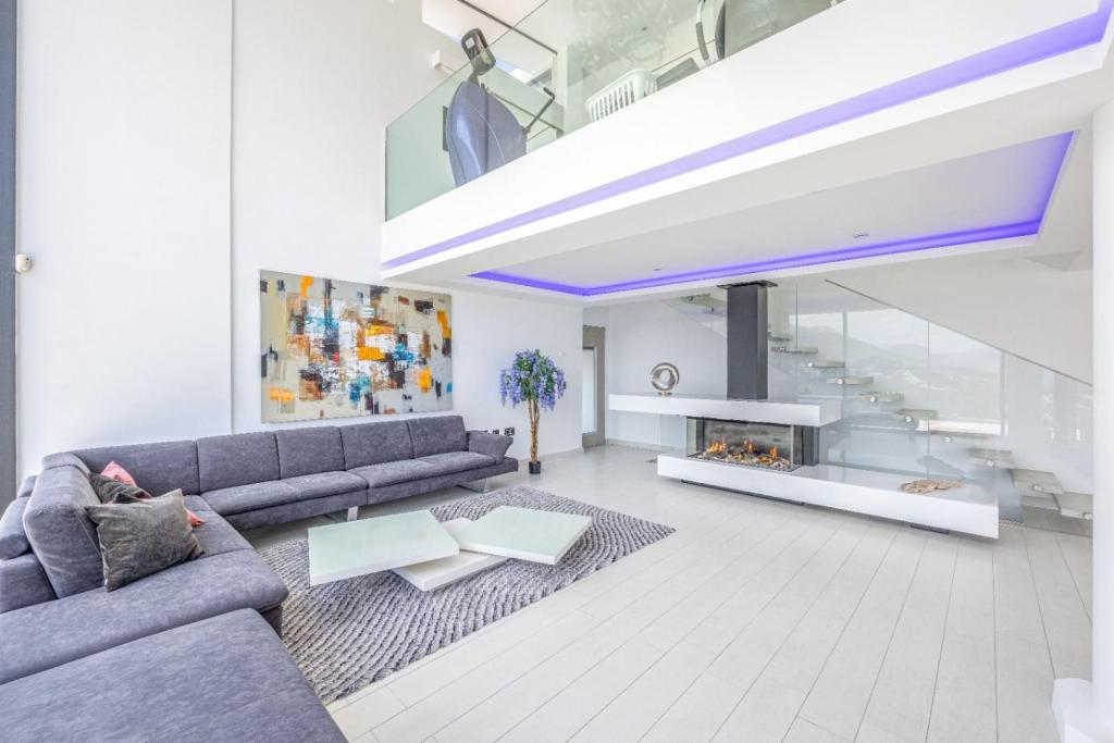 6 bed villa in Altea