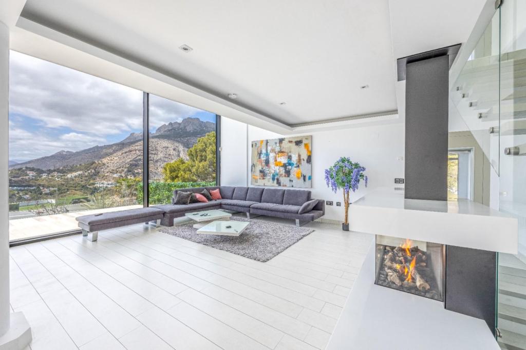 6 bed villa in Altea