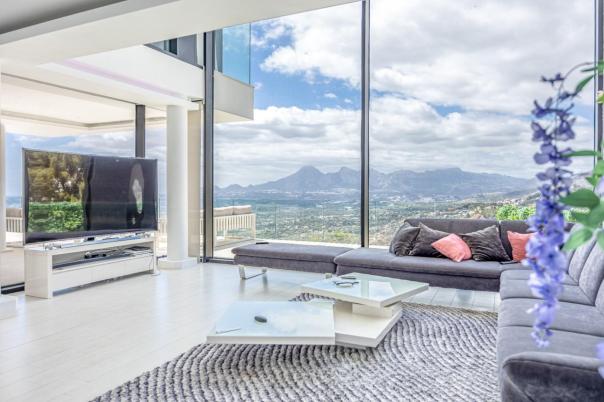 6 bed villa in Altea