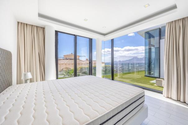 6 bed villa in Altea