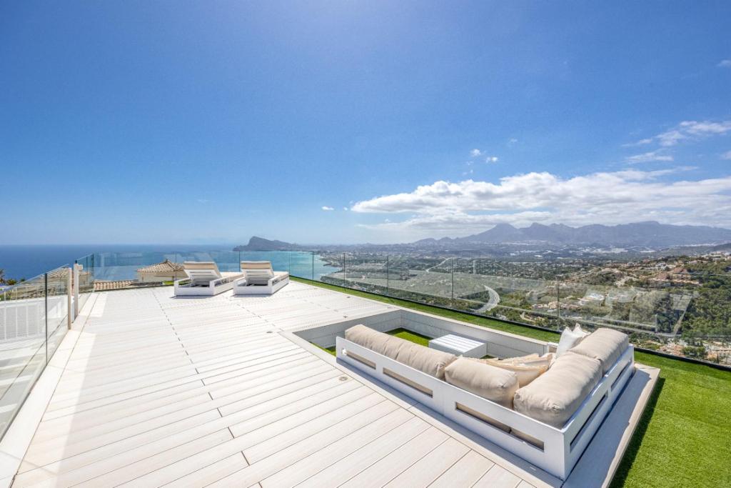 6 bed villa in Altea