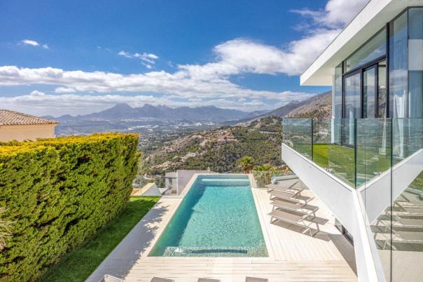 6 bed villa in Altea