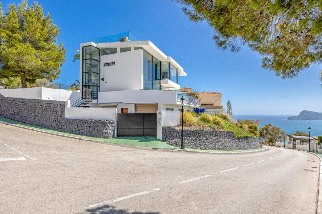 6 bed villa in Altea