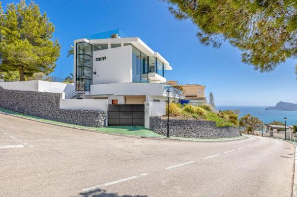 6 bed villa in Altea