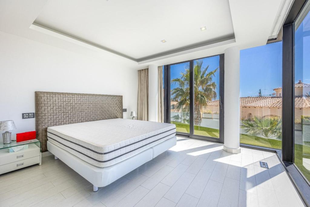 6 bed villa in Altea