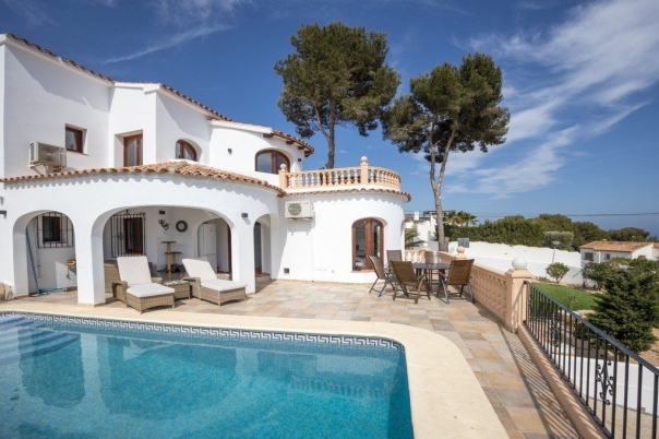 4 bed casa / chalet in Moraira