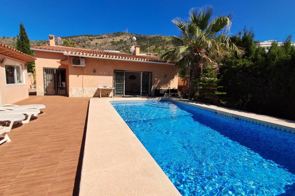 5 bed villa in Alfaz del Pi