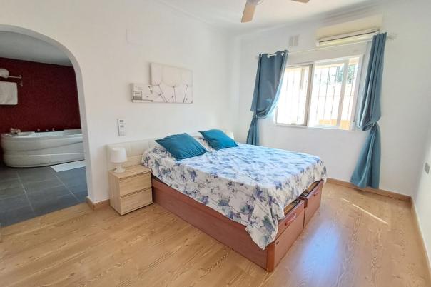 5 bed villa in Alfaz del Pi