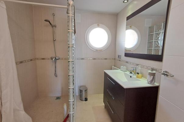 5 bed villa in Alfaz del Pi