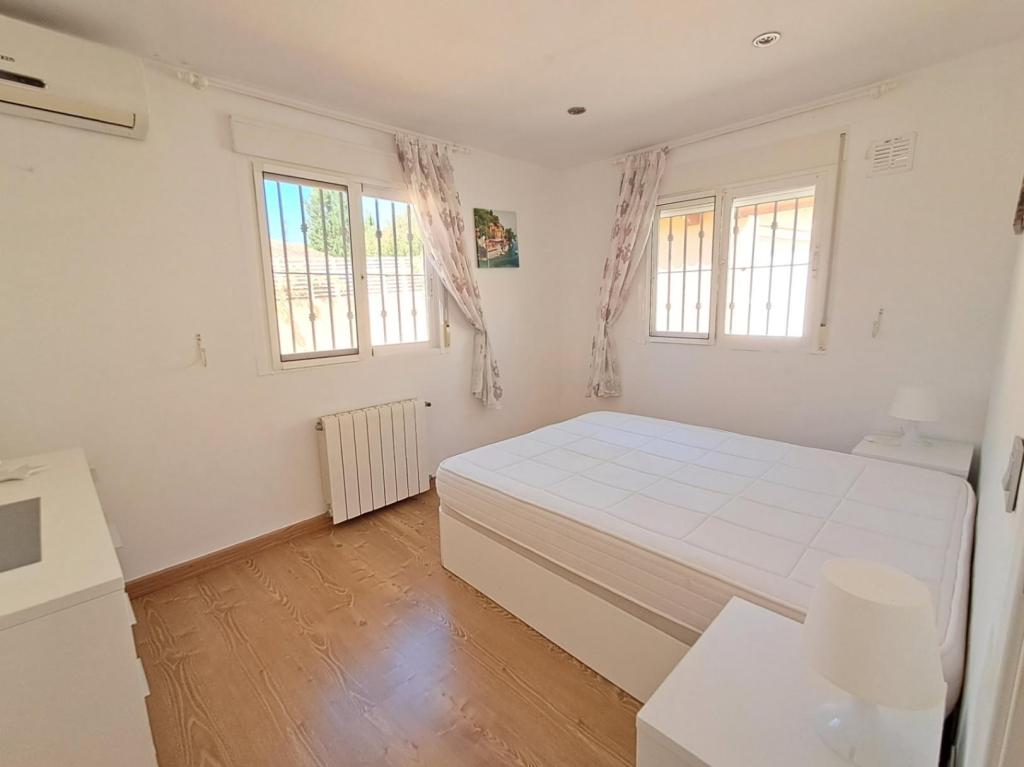5 bed villa in Alfaz del Pi