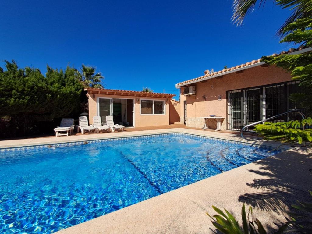 5 bed villa in Alfaz del Pi