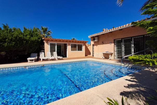 5 bed villa in Alfaz del Pi