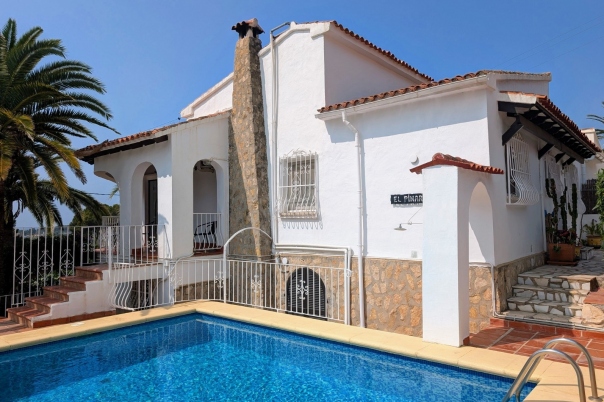 3 bed semi detached villa in Moraira