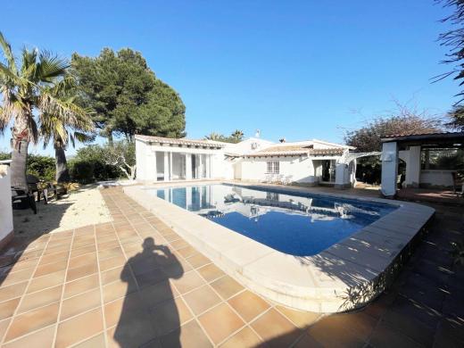 5 bed casa / chalet in Moraira