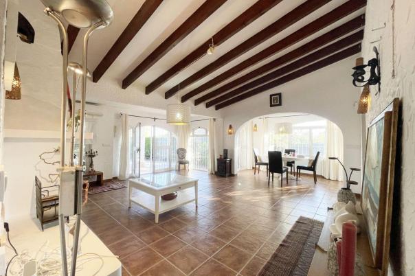 5 bed casa / chalet in Moraira