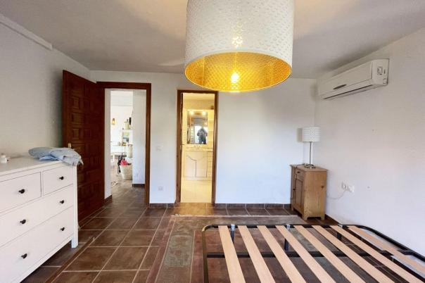 5 bed casa / chalet in Moraira