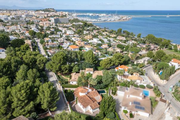 4 bed villa in Denia