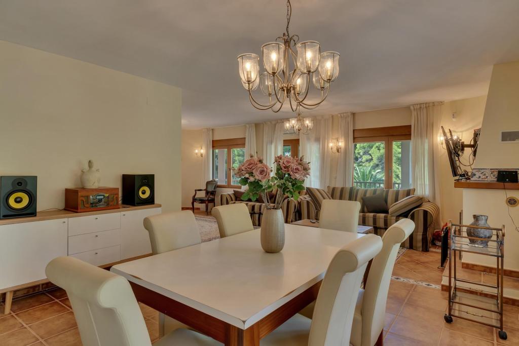 4 bed villa in Denia