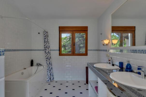 4 bed villa in Denia