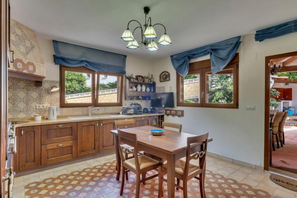 4 bed villa in Denia
