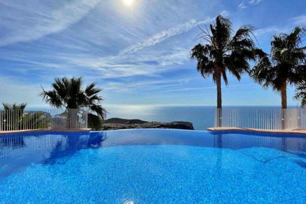 2 bed apartment in Benitachell