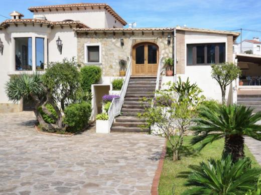 4 bed villas in Denia