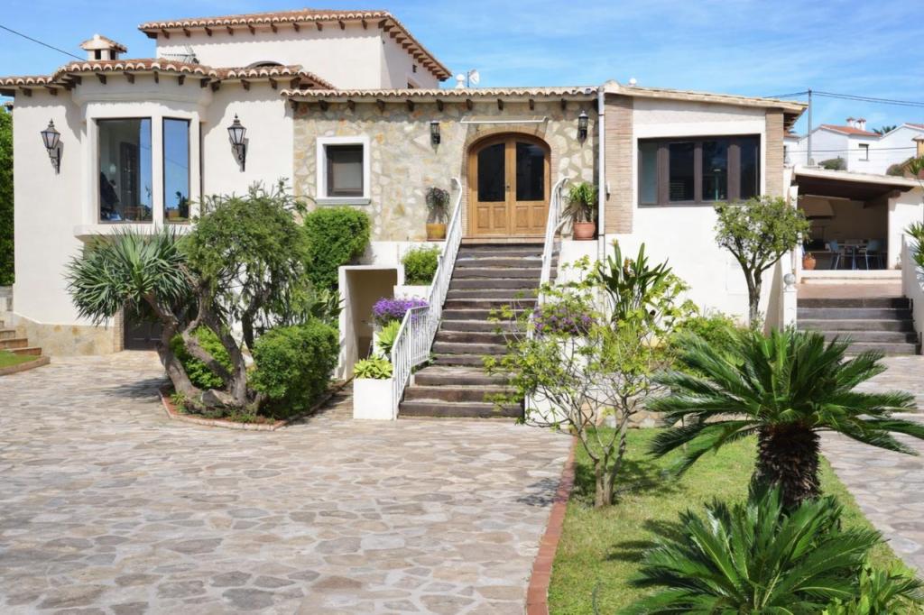4 bed villas in Denia