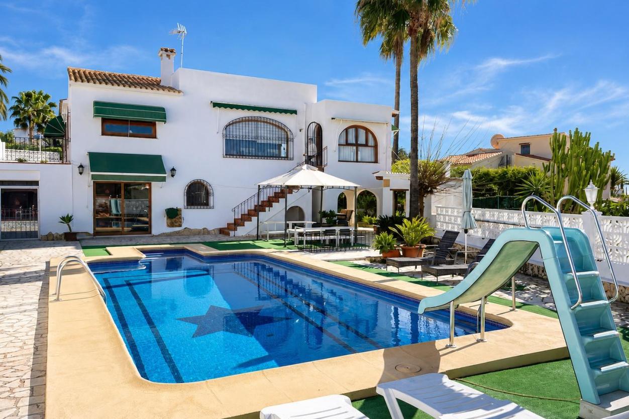 4 bed villas in Benissa