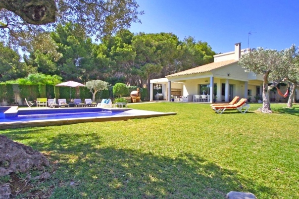 5 bed villa in Moraira
