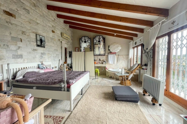 4 bed casa / chalet in Benissa