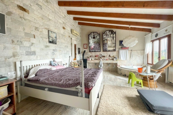 4 bed casa / chalet in Benissa