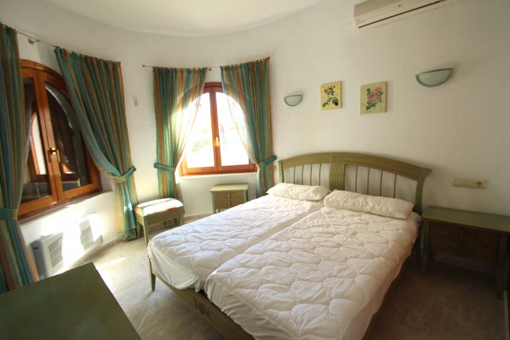 2 bed plot in Benissa