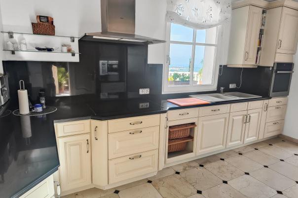 5 bed villa in Pedreguer