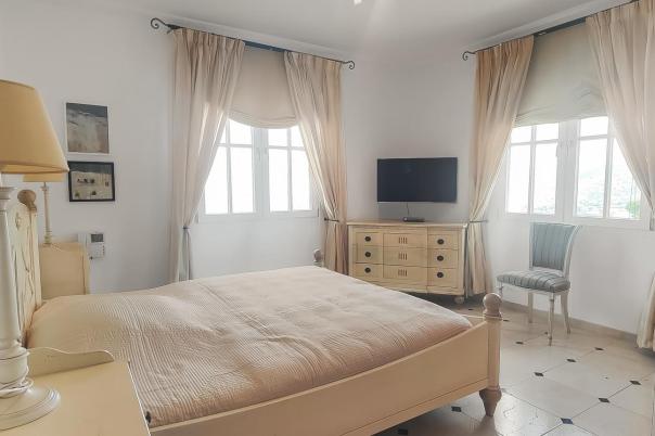 5 bed villa in Pedreguer