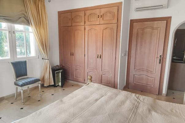 5 bed villa in Pedreguer