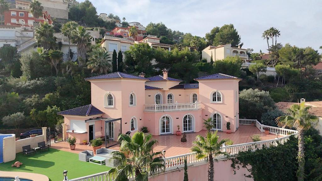 5 bed villa in Pedreguer