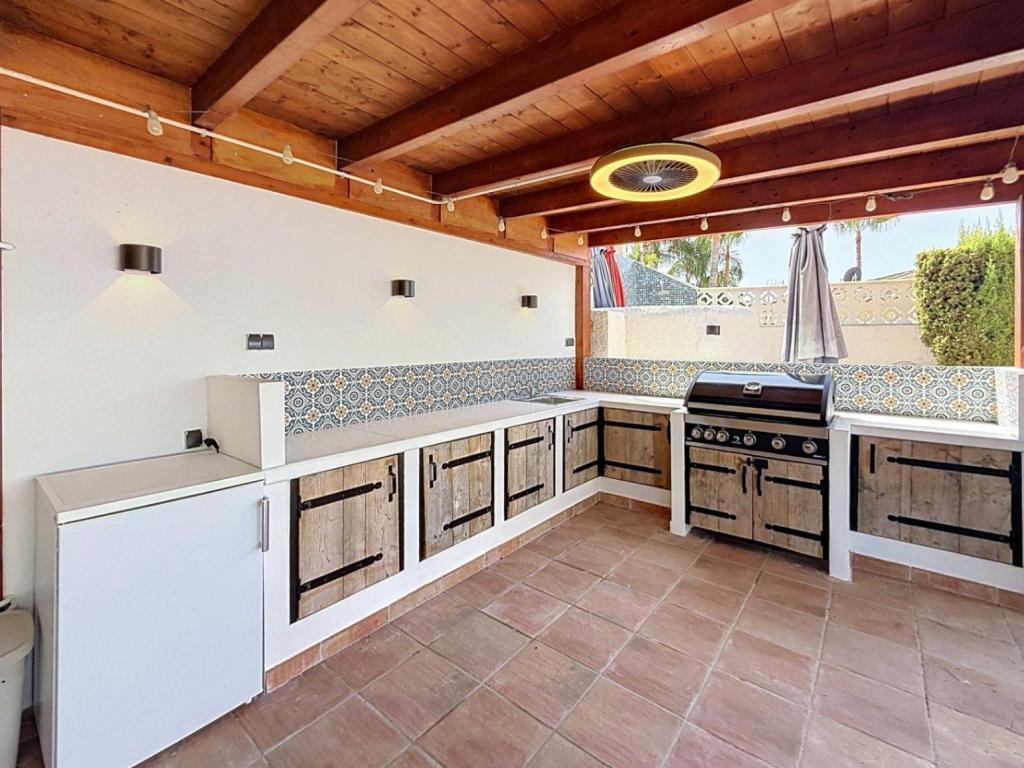 5 bed villas in Moraira