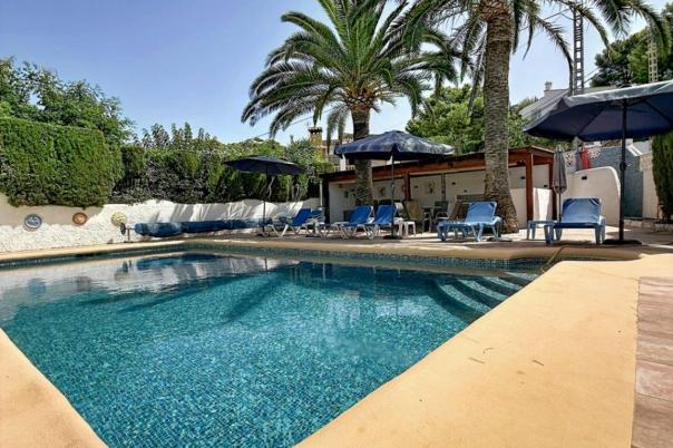 5 bed villas in Moraira