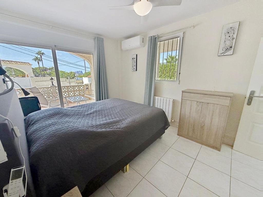 5 bed villas in Moraira