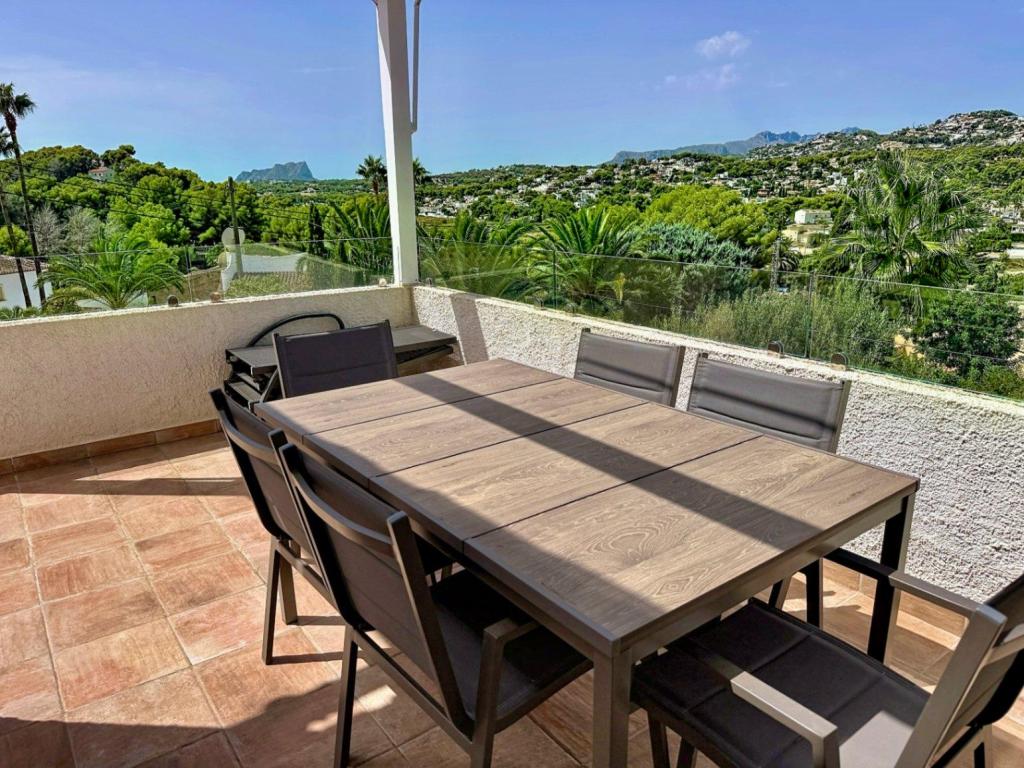 5 bed villas in Moraira