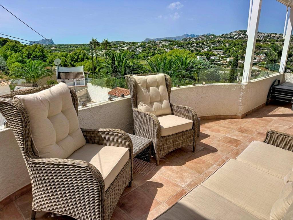 5 bed villas in Moraira