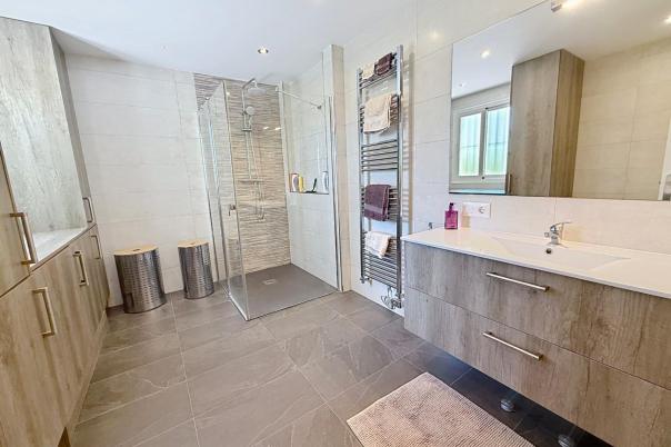 5 bed villas in Moraira