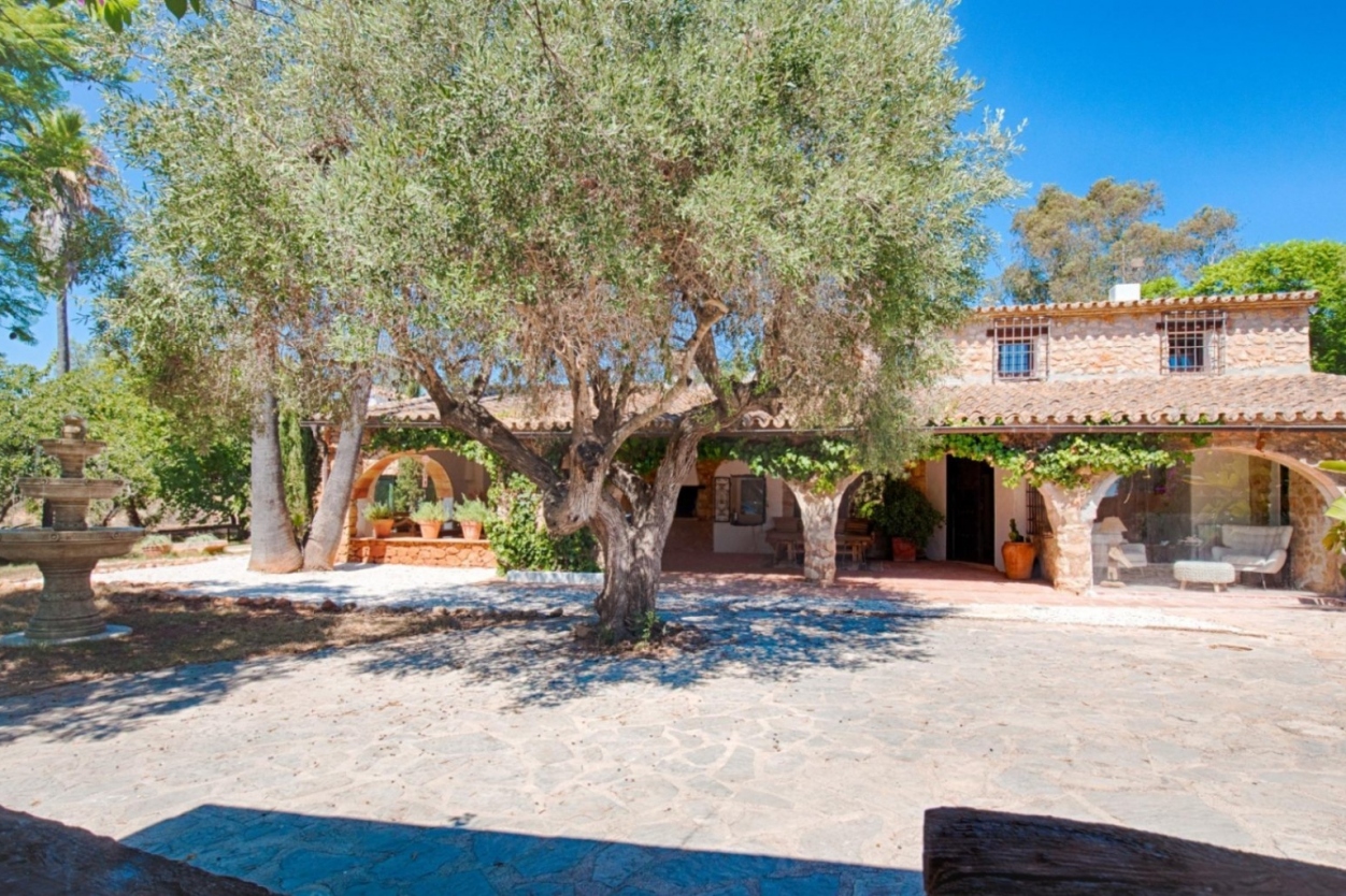 3 bed finca in Senija