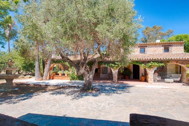 3 bed finca in Senija