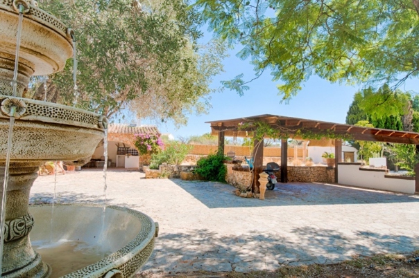 3 bed finca in Senija