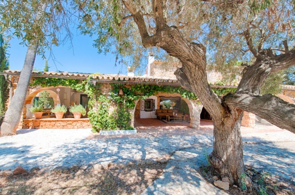 3 bed finca in Senija