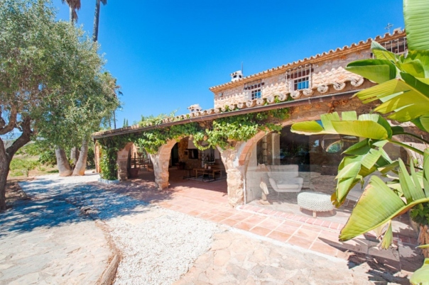 3 bed finca in Senija