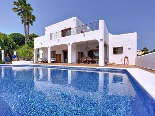 5 bed villa in Benitachell