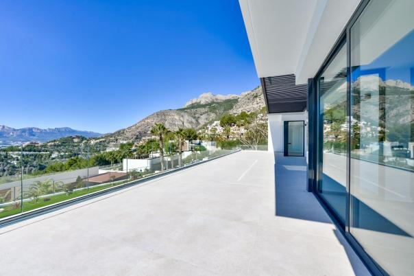 4 bed villa in Altea