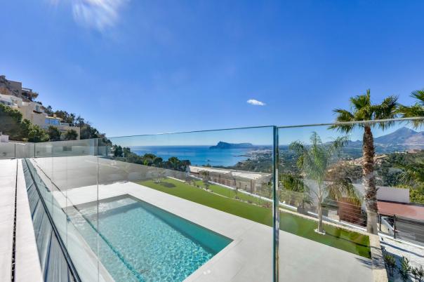 4 bed villa in Altea